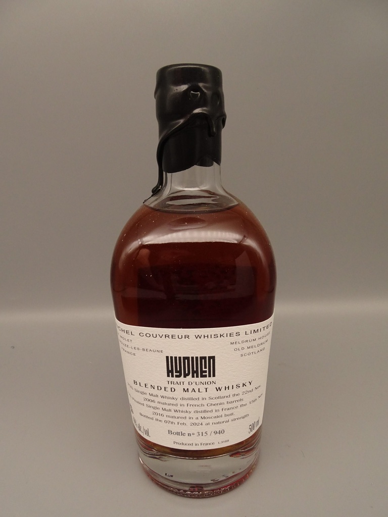 Michel Couvreur HYPHEN Double Malt 2006/2016 bottled 2024 Cask Strength 49% 500ml Karaffe in Holzbox