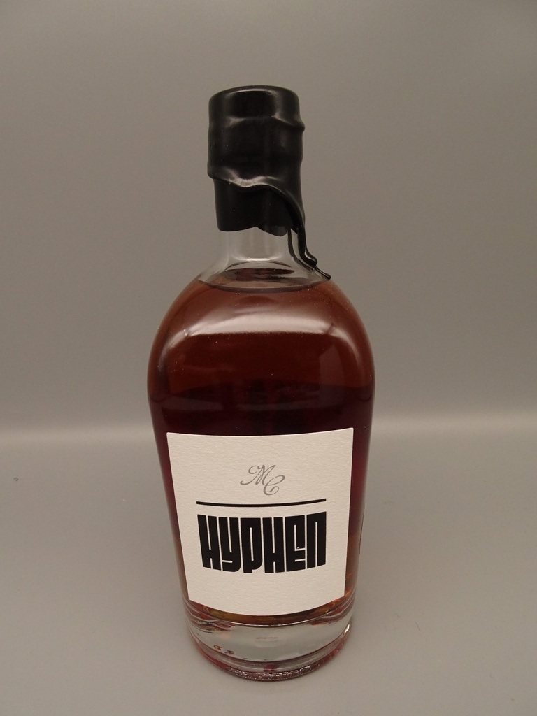 Michel Couvreur HYPHEN Double Malt 2006/2016 bottled 2024 Cask Strength 49% 500ml Karaffe in Holzbox